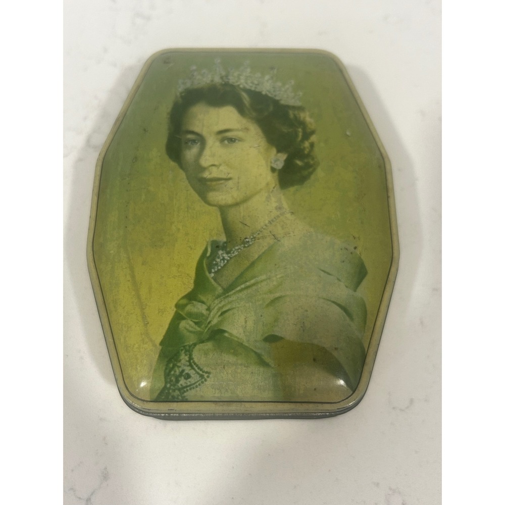 Vintage 1953 Queen Elizabeth II Coronation Souvenir Tin Royal Memorabilia EIIR